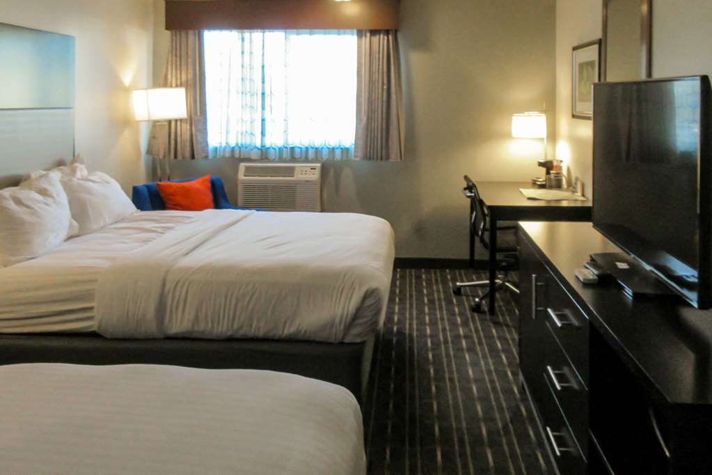 Comfort Inn & Suites Tigard Near Washington Square Room photo